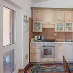 Apartment Guesthost - Seaside With Parking