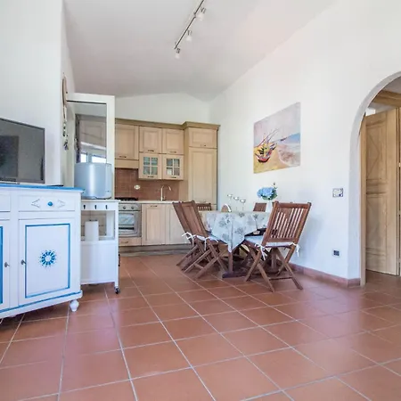 Guesthost - Seaside With Parking Appartement