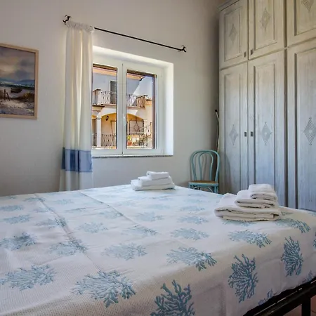 Guesthost - Seaside With Parking Appartement *
